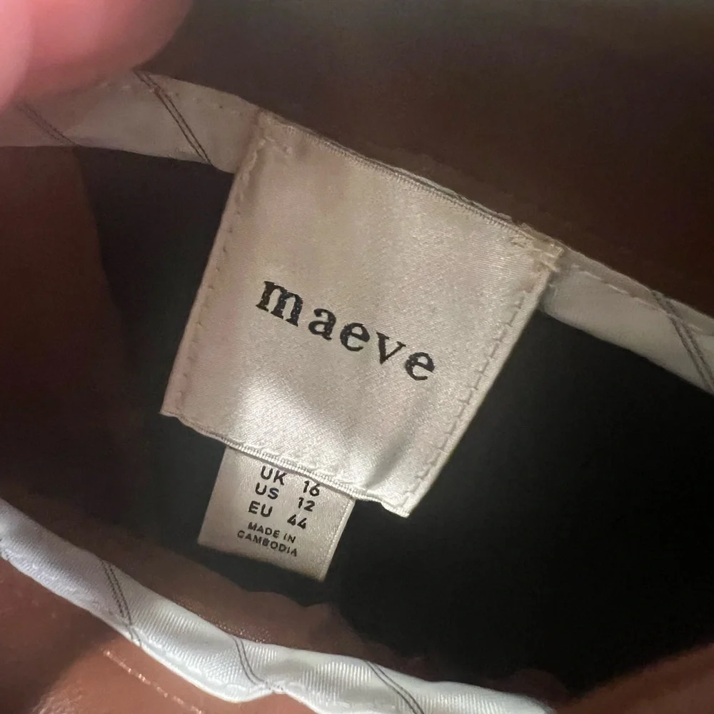 NWT new 12 Anthropologie Maeve faux leather cuffed shorts chocolate brown